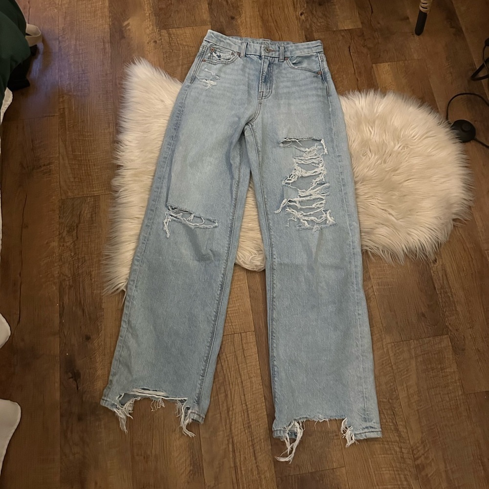 AMERICAN EAGLE Curvy Super High Rise Baggy Straight Jeans - Picture 2 of 7